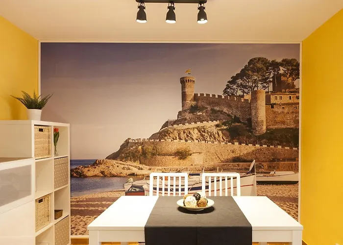 Lets Holidays Renovated Near * トッサ・デ・マール