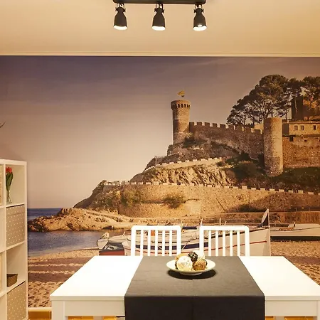 Lets Holidays Renovated Near * Τόσα ντε Μαρ